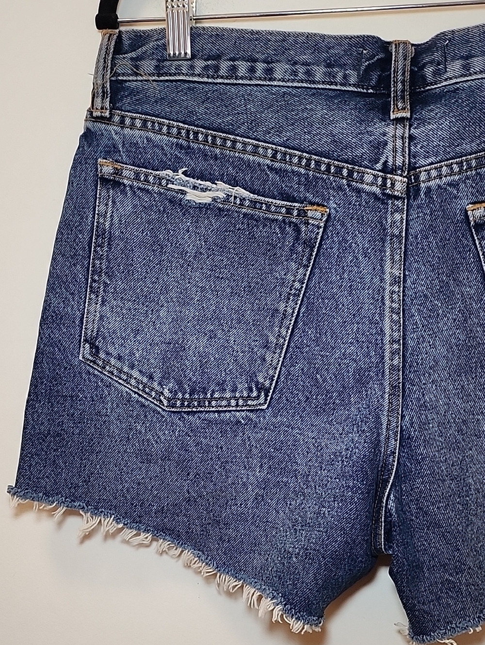 Abercrombie&Fitch The Boyfriend Short  mid-rise medium wash distressed Sz 31/12 - Picture 10 of 16